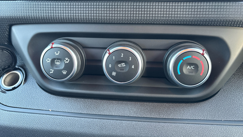 Nissan Primastar 30 L1 Diesel 2.0 dCi 150ps H2 Acenta Van